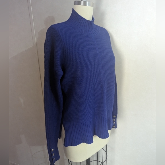 CYRUS Sweater - Picture 3 of 9